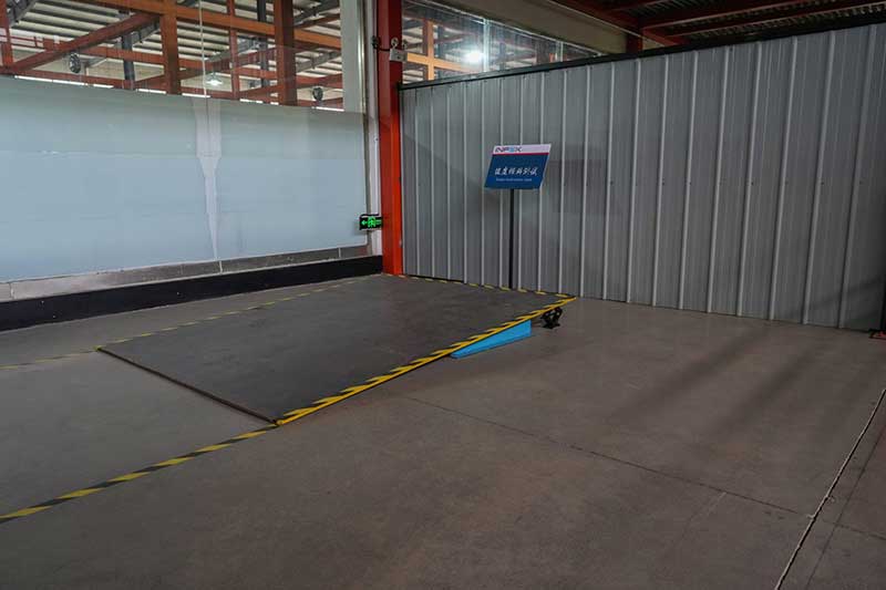 Equipment tilt test